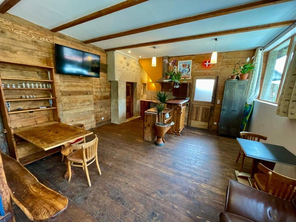 Le Refuge De Chaparon Apartment Lathuile Luaran gambar