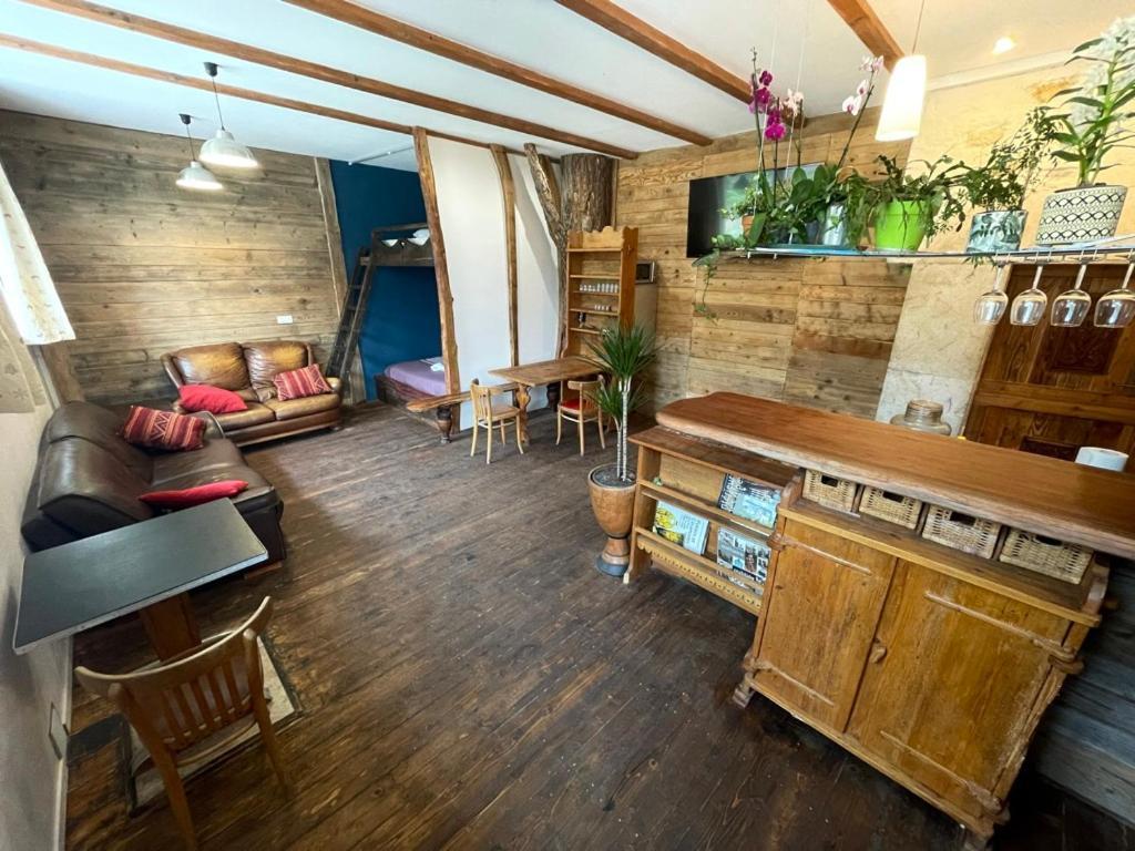 Le Refuge De Chaparon Apartment Lathuile Luaran gambar